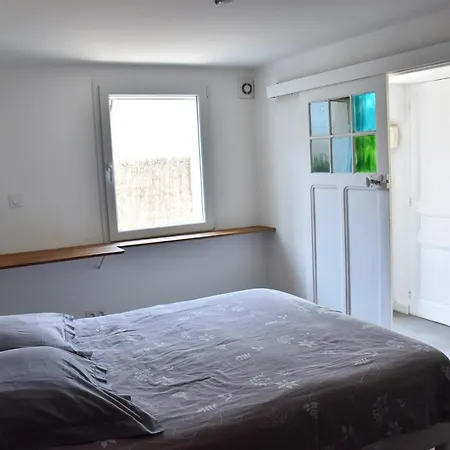 普罗旺斯大道7号公寓 *