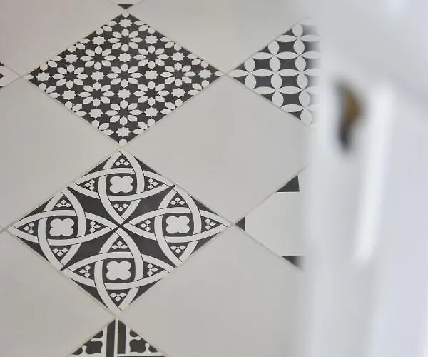 7 Avenue De Provence Apartment